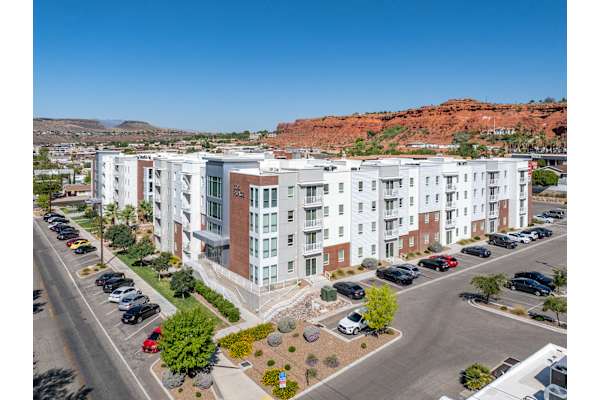 Large apartment blocks with open parking at 605 Place Student Housing & Co-Living, St George, UT